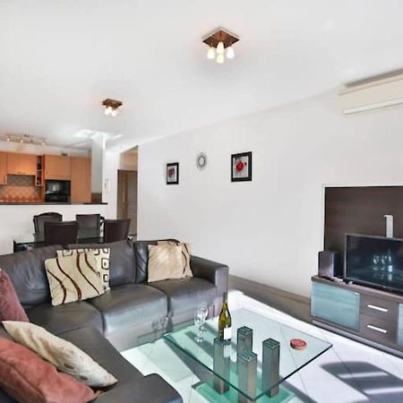 Charming Two-Bedroom Apartment With Balcony And Garage By The Marina Antibes Exterior photo